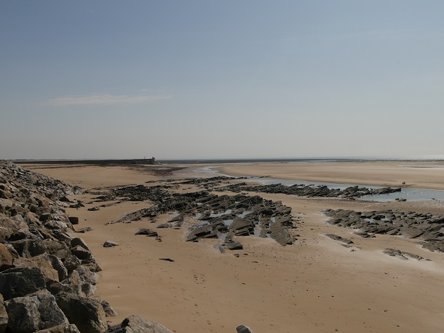 Blick auf den Strand bei Carteret in der Normandie