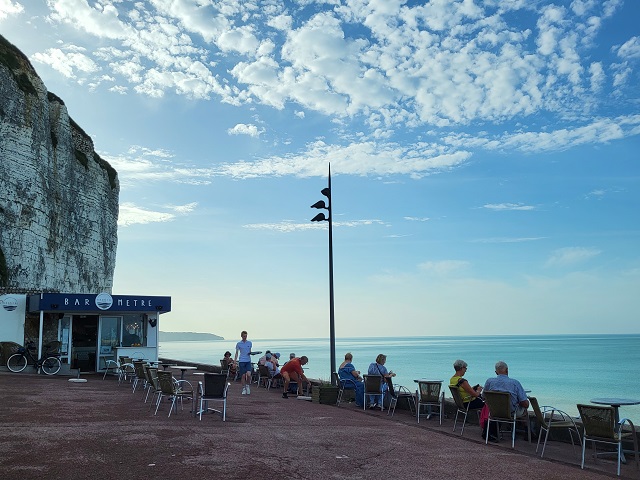 Le BarOMétre in Dieppe - eine der schönsten Strandbars der Normandie.jpg