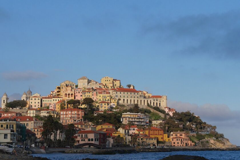 Imperia - Blick auf Porto Maurizio von Westen