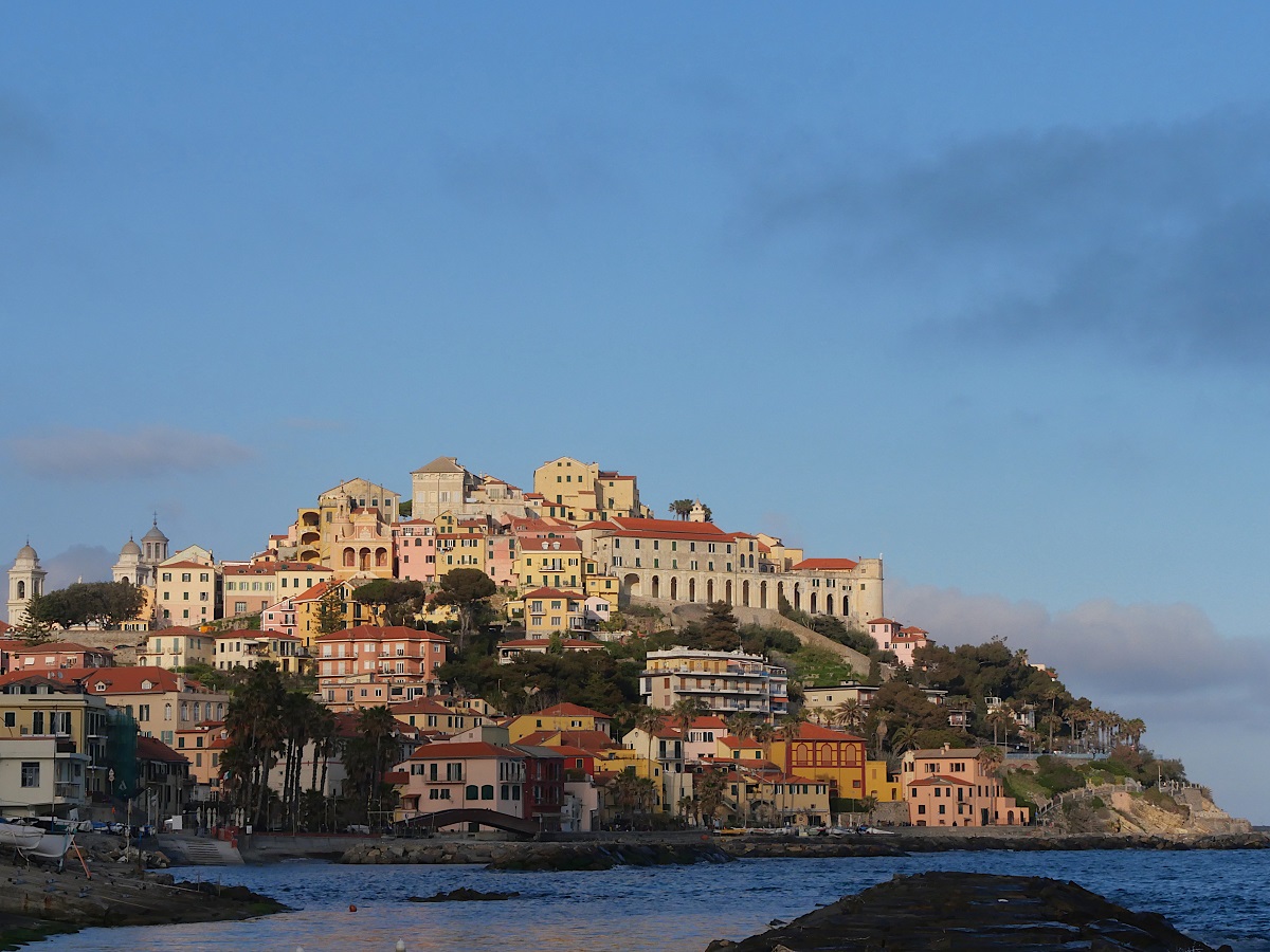 Imperia - Blick auf Porto Maurizio von Westen