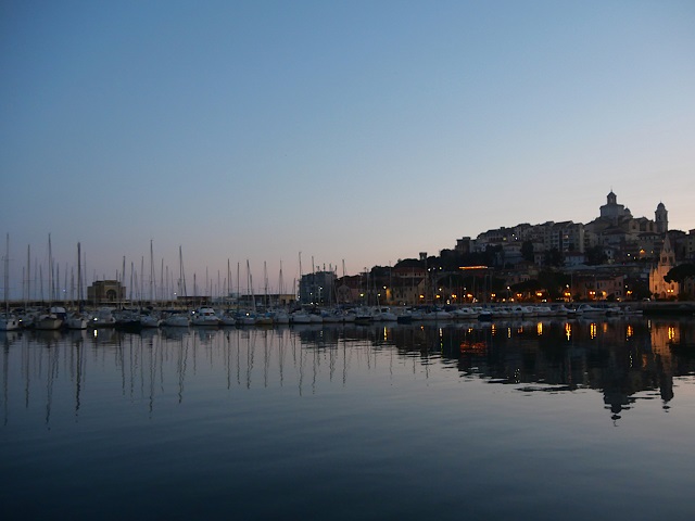Imperia - Porto Maurizio, vom Hafen aus gesehen