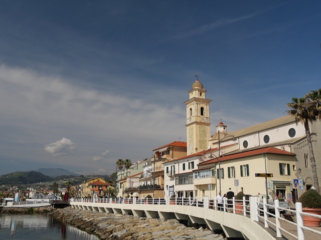 an der Promenade von Santo Stefano al Mare, Ligurien