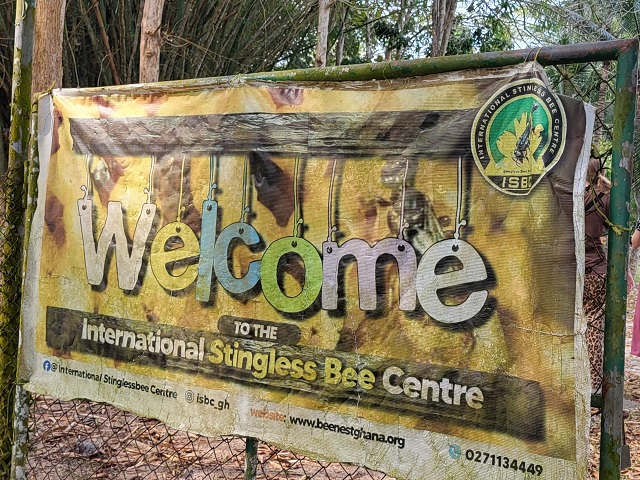 Eingang zum International Stingless Bee Center, Ghana