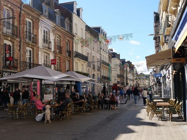 In der Fußgängerzone - Grande Rue - von Dieppe