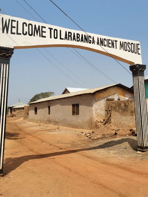 Portal zur Larabanga-Moschee in Ghana